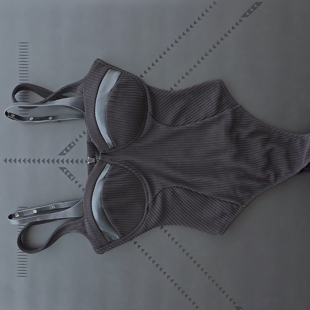 Amazing bodysuit, very sexy